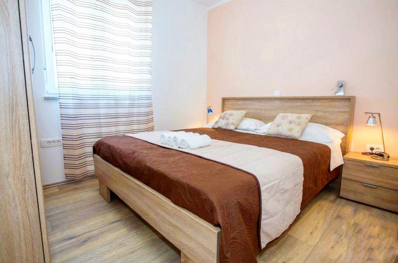 Royal Apartment Pula Bagian luar foto